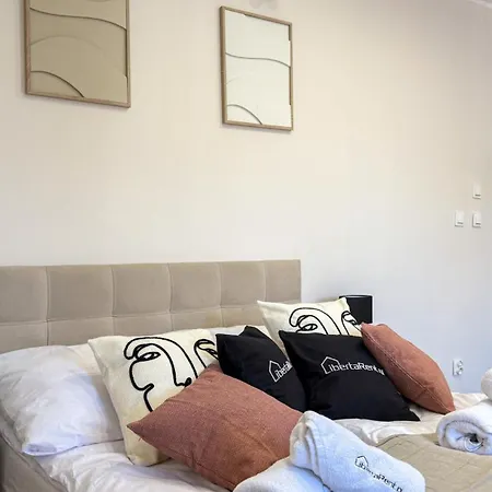 Cztery Katy W Rynku By Libertarent Apartment *
