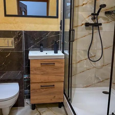 Cztery Katy W Rynku By Libertarent Валбжих