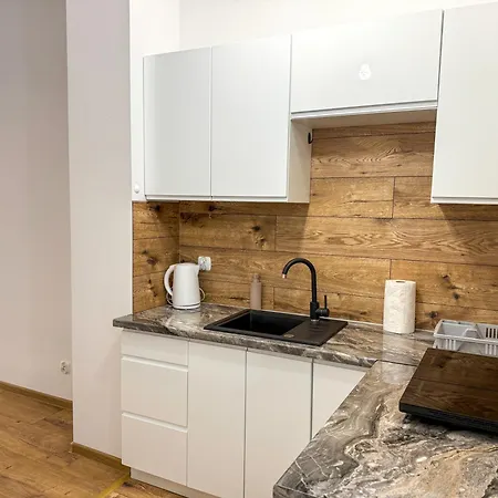 Cztery Katy W Rynku By Libertarent * Валбжих