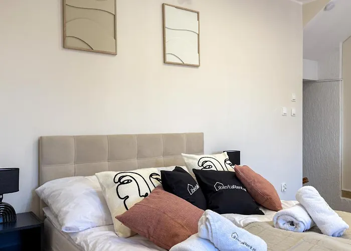 Cztery Katy W Rynku By Libertarent Apartmán *